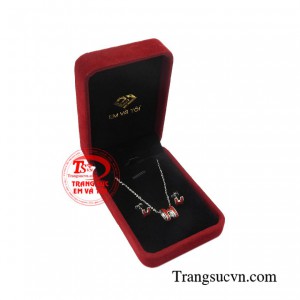 Trang sức bộ cao cấp chế tác theo yêu cầu, giao hàng toàn quốc.