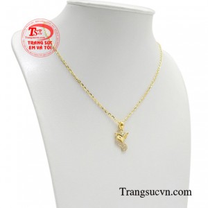 Theo truyền thuyết khi đeo trang sức hồ ly sẽ giúp các cô gái cải thiện chuyện tình cảm với người khác giới.