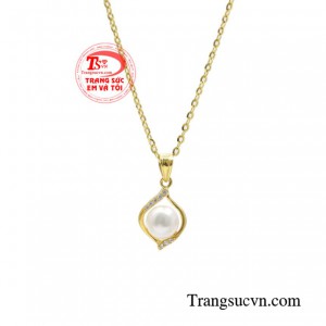 Bộ dây chuyền mang đến sự tự tin kiêu hãnh cho người phụ nữ, cùng vẻ đẹp trường tồn mãi với thời gian.