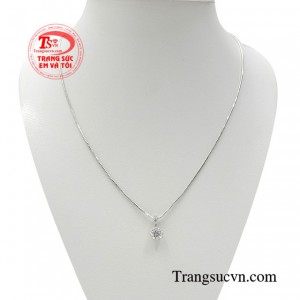 Bộ dây chuyền vàng thanh cao toát lên vẻ đẹp đáng tự hào của người phụ nữ.