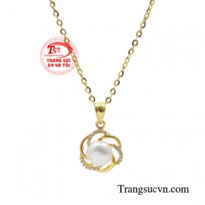 Đó là sự khẳng định về giá trị trường tồn cùng ý nghĩa tốt đẹp của ngọc trai.