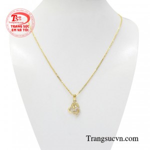 Bộ mặt dây trái tim tình yêu là món đồ trang sức không thể thiếu trong bộ sưu tập của các nàng.