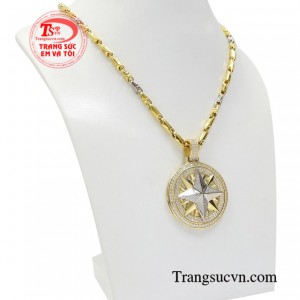 Bộ sản phẩm giúp phái mạnh mang đến vẻ cá tính pha trộn nét mạnh mẽ quyết đoán của một người đàn ông bản lĩnh.