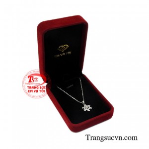 Bộ mặt nữ vàng trắng thanh lịch