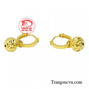 Do đó các cô gái hãy lựa chọn cho mình một đôi bông tai thật đẹp và giúp bạn tự tin tỏa sáng nhé!