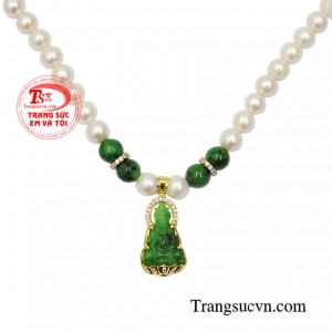 Chuỗi cổ phật bà màu sắc đẹp, chất lượng cao, có giấy kiểm định đá quý đảm bảo chất lượng.