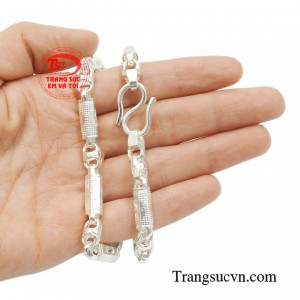 Dây chuyền bạc chất lượng, bền đẹp, chế tác theo yêu cầu khách hàng.