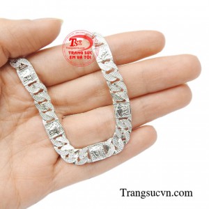 Dây chuyền bạc chế tác theo yêu cầu, giao hàng nhanh toàn quốc.