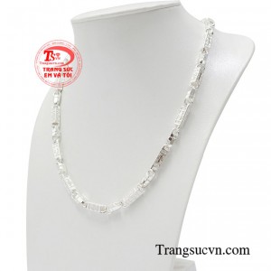 Dây chuyền bạc giúp cho phái mạnh thêm hợp thời trang, sang trọng và lịch lãm