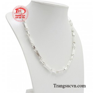 Với công nghệ chế tác cao cấp mang lại sự tinh xảo, sắc nét trong từng chi tiết.