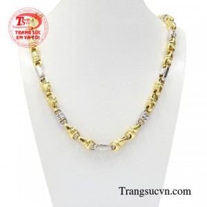 Dây chuyền nam giới danh vọng mang phong cách cá tính đậm chất của một người đàn ông bản lĩnh.