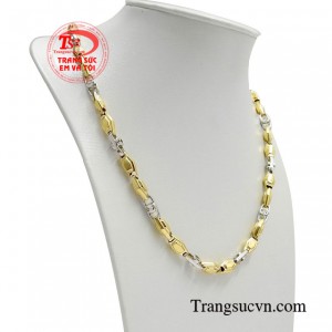 Sản phẩm nhập khẩu từ vàng 18k Italy sáng bóng chất lượng cao. 