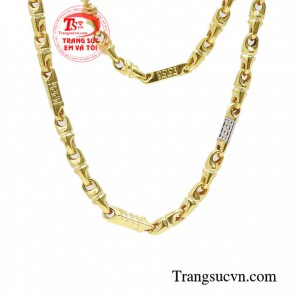 Dây chuyền vàng tây là món quà được phái mạnh mong chờ
