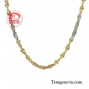 Sản phẩm nhập khẩu italy vàng 18k bền đẹp thích hợp làm quà tặng cho phái nữ.