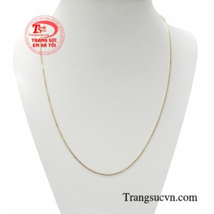 Dây chuyền nữ khát vọng với thiết kế nhỏ nhắn, mảnh mai rất phù hợp với các cô gái yêu thích sự nhẹ nhàng. 