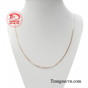 Dây chuyền nữ lôi cuốn dành tặng cho các cô gái có tình yêu mãnh liệt với trang sức vàng hồng. 