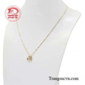 Và trang sức phụ kiện sẽ là sự lựa chọn hoàn hảo để giúp các nàng toát lên vẻ đẹp sang trọng, yêu kiều và lôi cuốn ánh nhìn với người đối diện.