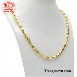 Với chiếc dây chuyền này giúp phái mạnh thêm lịch lãm, sang trọng và cuốn hút