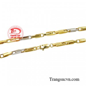 Dây chuyền vàng món trang sức giúp bạn thể hiện được cá tính và cái chất riêng của chính mình.