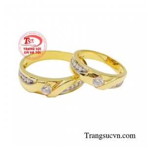Đôi nhẫn cưới vàng tây tình yêu 14k với đường nét chế tác đẹp, tinh xảo được các cặp đôi đặc biệt ưa chuộng