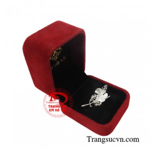 Ghim cài áo vàng trắng thanh lịch thời trang