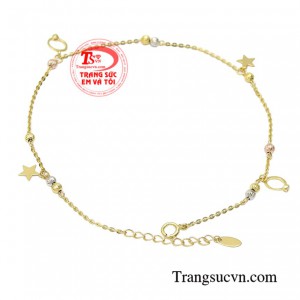 Chiếc lắc chân sẽ là sự lựa chọn hoàn hảo cho những cô nàng yêu thích phong cách Hàn Quốc năng động và nữ tính.