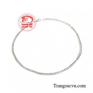 Một vẻ đẹp mong manh khiến bất cứ chàng trai nào cũng muốn che chở và yêu thương.