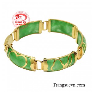 Đeo chiếc lắc tay này sẽ mang lại nhiều may mắn trong phong thủy cho người mệnh mộc và hỏa.