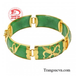 Chiếc lắc tay này giúp bạn tự tin trong những buổi đàm phán với khách hàng, toát lên được thần thái của một người có tố chất lãnh đạo.