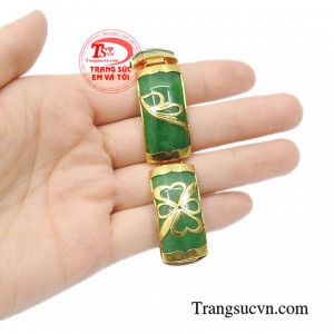 Lắc tay cẩm thạch quý phái hợp phong thủy.