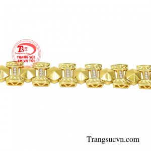 Chiếc lắc tay này sẽ giúp phái mạnh tự tin hơn mỗi khi sải bước trước đám đông tạo vẻ thu hút đầy nam tính cho các cánh mày râu.