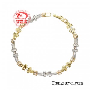 Lắc tay nữ vàng sang trọng được thiết kế và nhập khẩu Italy. Sản phẩm toát lên vẻ đẹp thanh lịch, sang trọng và trang nhã. 