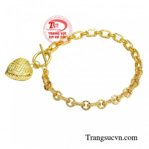 Đây sẽ là sự lựa chọn hoàn hảo để giúp phái đẹp thêm phần thu hút và tỏa sáng hơn trước đám đông.