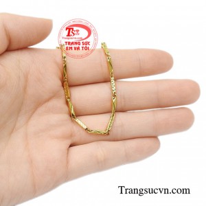 Lắc trẻ em năng động khỏe khoắn.