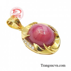 Mặt dây chuyền thiết kế tinh xảo giúp phái đẹp thêm phần nổi bật và cá tính