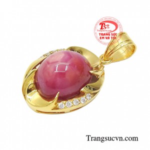 Ruby sao là biểu tượng mang lại may mắn, thành công và hạnh phúc, là viên đá của tài lộc, bình an