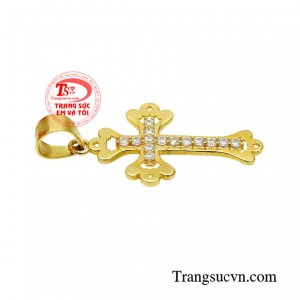 Mặt thánh giá còn được coi như vật hộ thân giúp xua đuổi tà ma và đem lại bình an cho người sử dụng. 