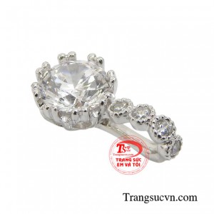 Sở hữu món trang sức mê hoặc từ cái nhìn đầu tiên đã làm say đắm biết bao nhiêu chàng trai, cô gái.