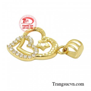 Mặt dây chuyền vàng tây sự lựa chọn tuyệt vời để tạo ấn tượng với người đối diện.