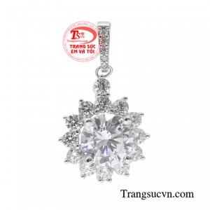 Mặt dây vàng trắng thuần khiết được chế tác từ vàng 18k Korea chất lượng cao