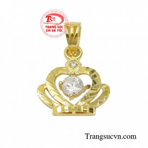 Mặt dây vương miện sang trọng chế tác bằng vàng 10k tinh xảo, sắc nét