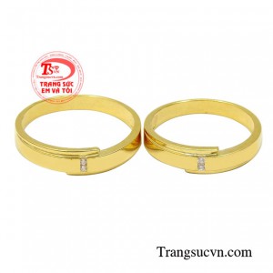 Đây có lẽ là sản phẩm lý tưởng dành cho những cặp đôi thích phong cách đơn giản không quá cầu kỳ.