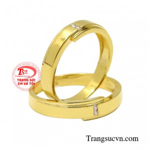 Cặp nhẫn cưới này mang một thông điệp ẩn chứa “bí mật” về lời yêu thương và lời thề ước bên nhau trọn đời.