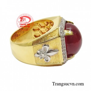 Với kiểu thiết kế tinh xảo, mới lạ giúp các quý ông luôn nổi bật và dễ dàng kết hợp với nhiều kiểu trang phục