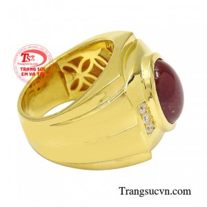Đeo chiếc nhẫn nam ruby này không chỉ toát lên vẻ lịch lãm cho phái mạnh mà còn đem đến nhiều an lành, phúc khí và tài lộc.