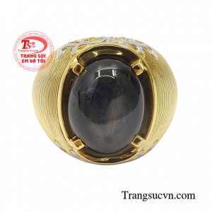 Sản phẩm phù hợp nhiều phong cách thời trang giúp phái mạnh thêm phần lịch lãm, cá tính