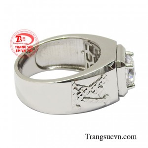 Chiếc nhẫn nàm vàng trắng này sẽ là món quà đặc biệt dành cho người thân yêu.