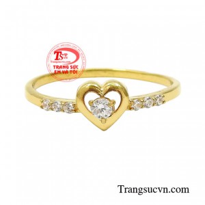 Nhẫn nữ trái tim luôn là món trang sức được các cô gái trẻ ưa chuộng và là một phần không thể thiếu trong bộ sưu tập của các nàng.