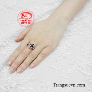 Nhẫn nữ vàng hồng sang trọng