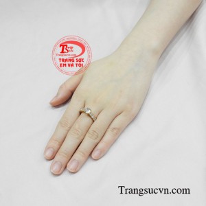 Nhẫn vàng nữ giới thanh lịch